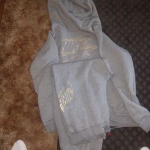 Nike sweatsuit